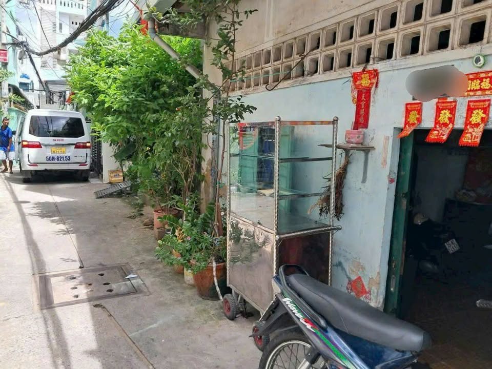 Nhà cấp 4 Tân Phú 75m² giá 5.5 tỷ - Hẻm xe hơi, bớt lộc nhẹ!