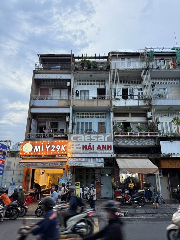 Nhà mặt tiền kinh doanh Võ Văn Kiệt Q5 101m² giá 20 tỷ - Vị trí đắc địa, doanh thu cao!