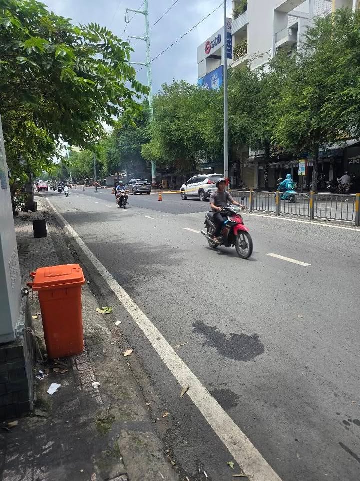 Nhà mặt tiền Minh Phụng Quận 11 39.6m² giá 12 tỷ - Kinh doanh tuyệt vời!