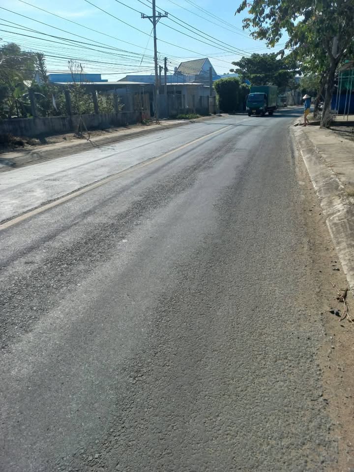 Đất thổ cư 2700m² mặt tiền TL835B Cần Giuộc giá 23 tỷ - Cơ hội đầu tư tuyệt vời!