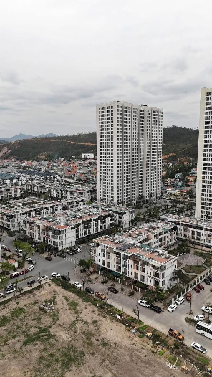 Townhouse Green Bay Village Bãi Cháy 91m² giá thỏa thuận - Căn góc 2 mặt tiền tuyệt đẹp!