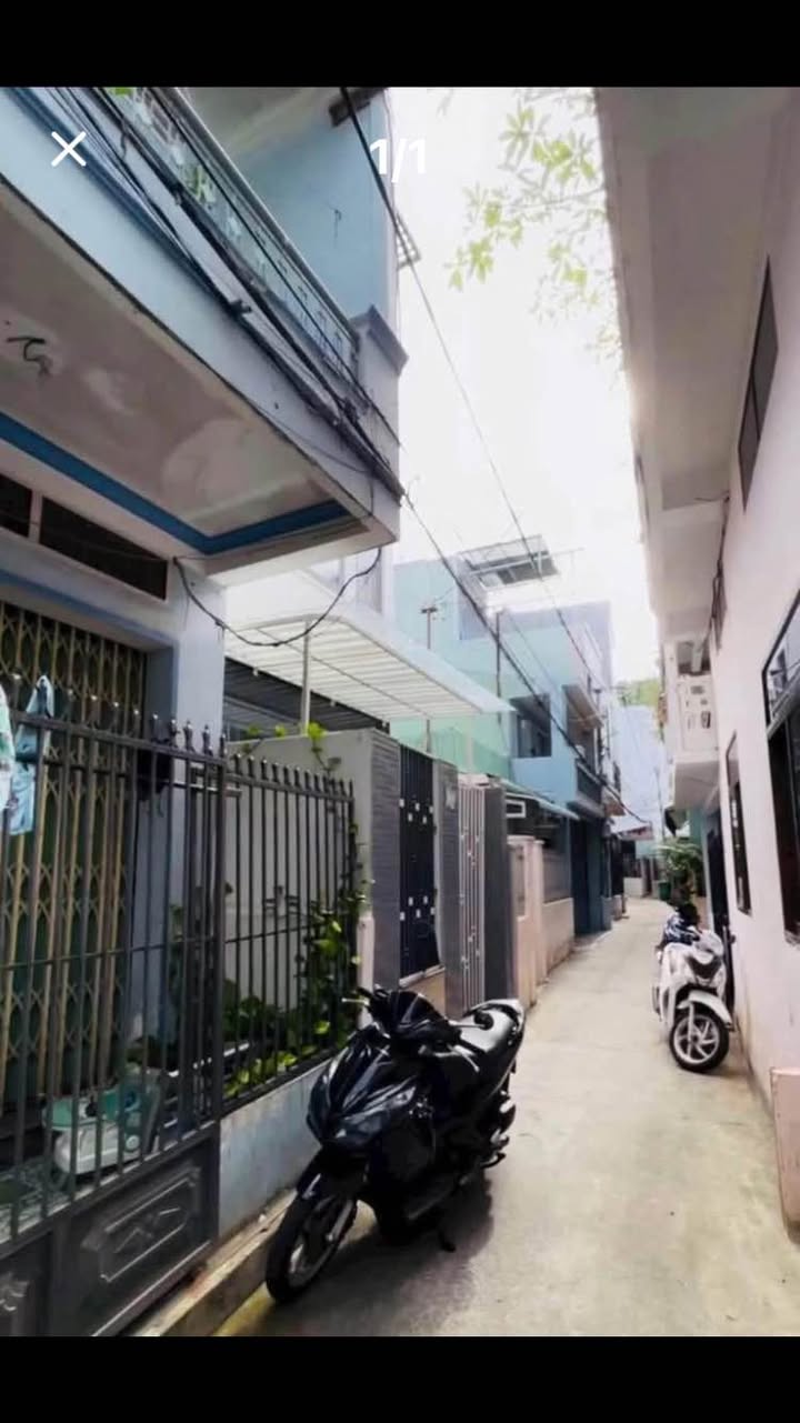 Nhà ôm góc 3 mặt hẻm Hoàng Văn Thụ 48m² giá 2.5 tỷ - Vị trí thuận lợi, không gian thoáng đãng!