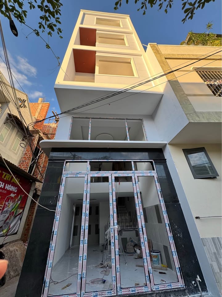 Nhà góc 4.5 tầng hẻm ô tô Ngô Mây, Quy Nhơn 29m² giá 3.95 tỷ - Thiết kế thông thoáng, trung tâm thành phố!