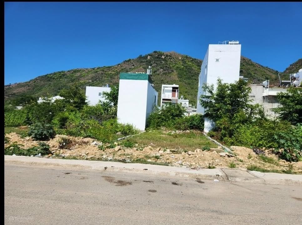 Mặt tiền Trần Khát Chân Nha Trang 64m² giá 4.8 tỷ - Cơ hội đầu tư tuyệt vời!