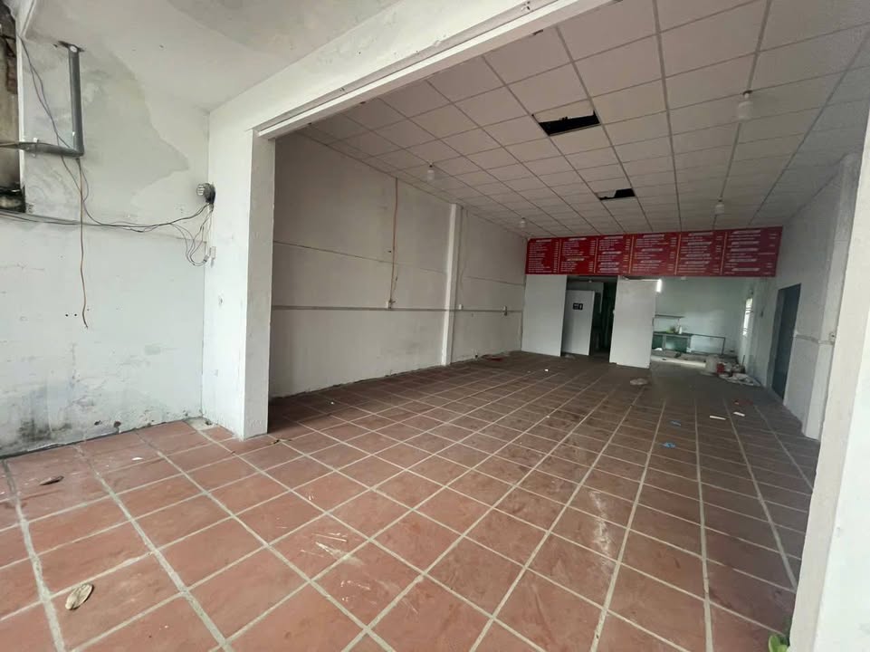 Quán nhậu cho thuê tại phường Tân Đông Hiệp, Dĩ An 200m² - Mặt tiền đông dân cư, giá 9.5 triệu