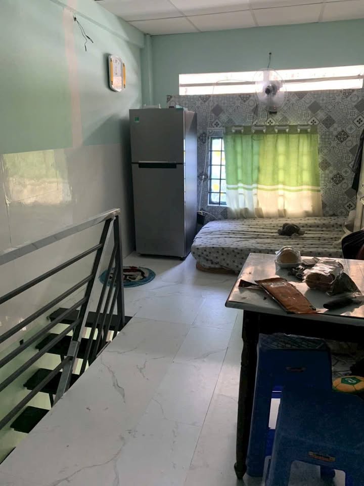 Nhà mặt hẻm Đội Cung, Q11, 15m² giá 3,1 tỷ - An ninh cao, tiện ích đầy đủ!