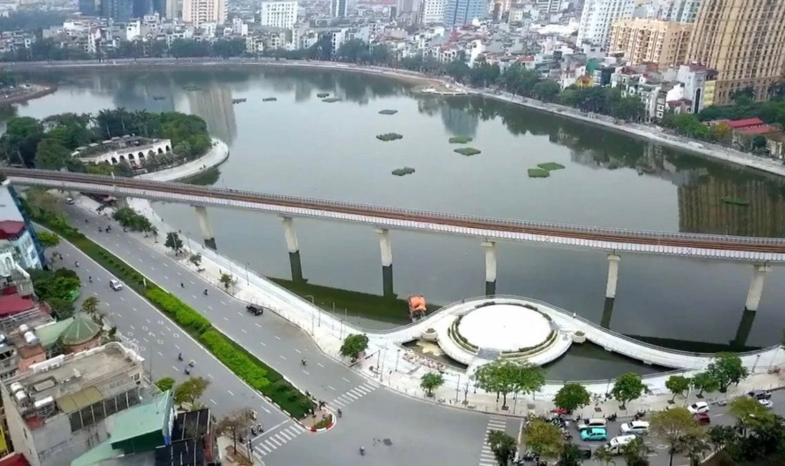 Nhà mặt phố Hoàng Cầu 50m² giá 2 tỷ - Kinh doanh thuận lợi!