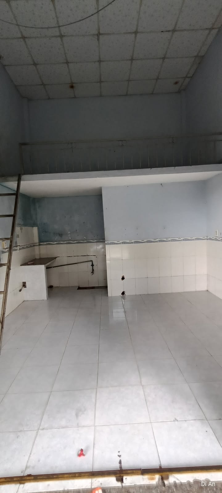 Cho thuê kiot đầu phòng trọ đường Nguyễn Tri Phương Dĩ An 20m² giá 2.5 triệu - Phù hợp ở và bán online!