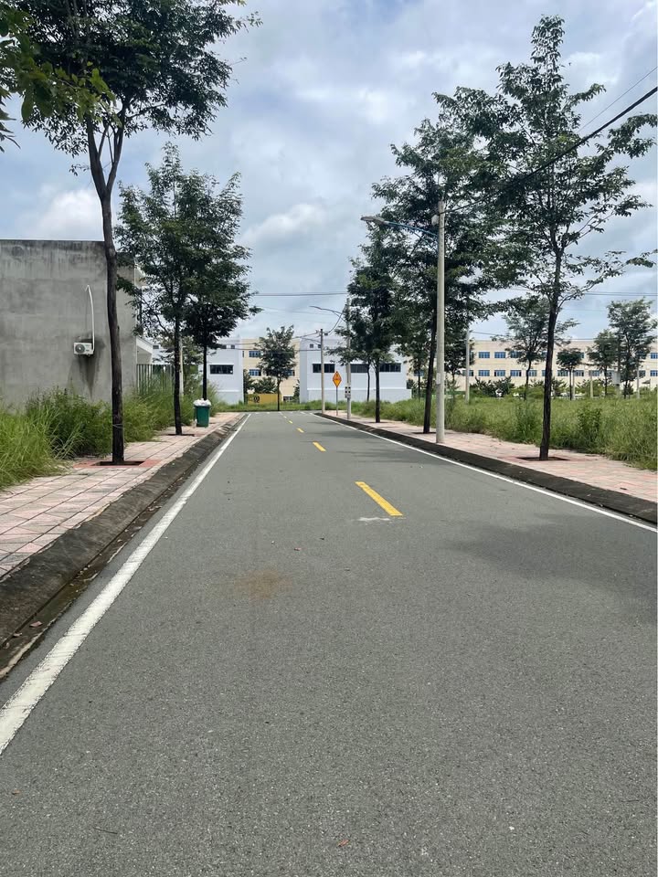 Nhà mới 90m² tại Tiến Hưng, Đồng Xoài giá 1.65 tỷ - Sẵn sàng vào ở ngay!