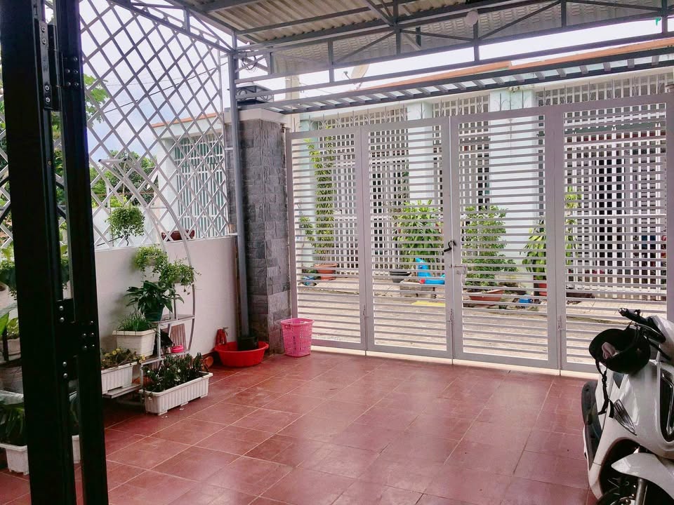 Nhà đẹp Đồng Xoài 138m² giá chỉ 1.5 tỷ - Ô tô vào tận nhà!