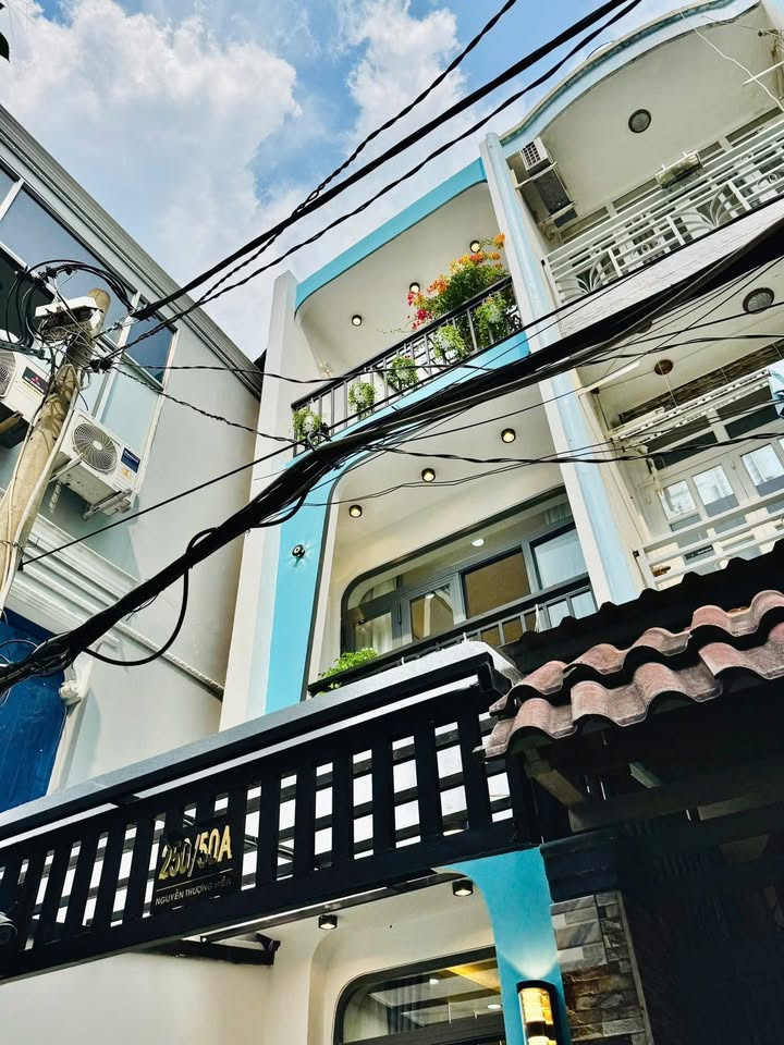 Nhà đẹp đường Nguyễn Thượng Hiền, Phú Nhuận 40m² giá 6.45 tỷ - Khu vực dân trí cao!