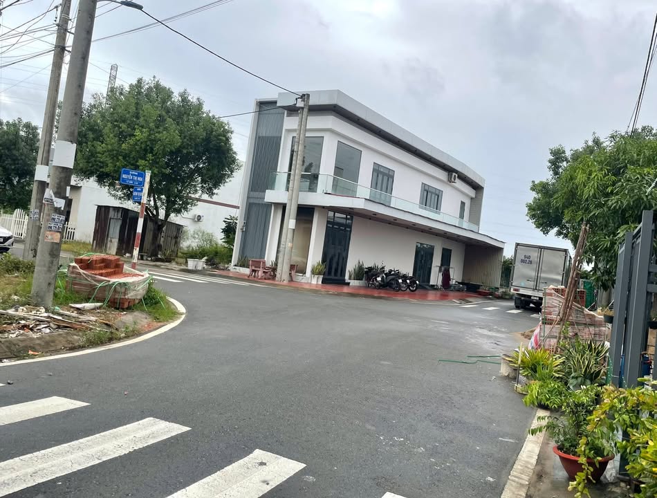 Đất nền góc 2 mặt tiền đường số 18 và 33A KDC Tràng An Bạc Liêu 107m² giá 1.25 tỷ - Cơ hội đầu tư hấp dẫn!