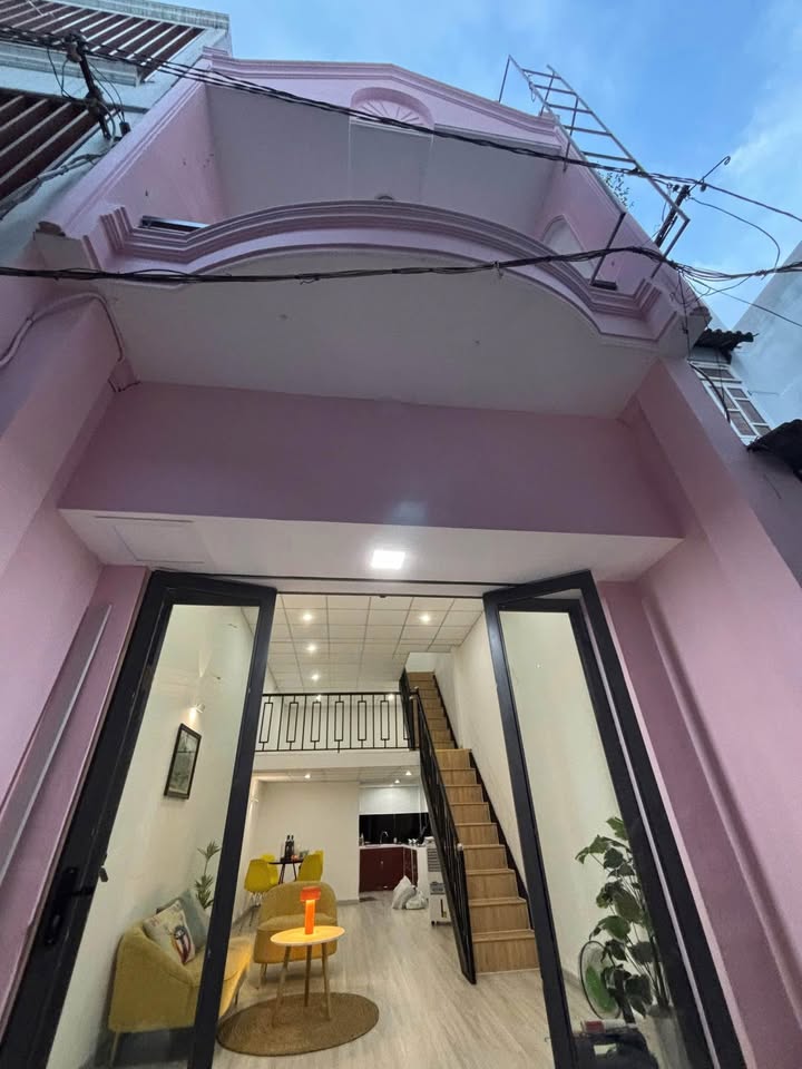 Nhà nguyên căn cho thuê tại Hồng Lạc, Tân Bình - Dọn vào ở ngay chỉ 12 triệu!