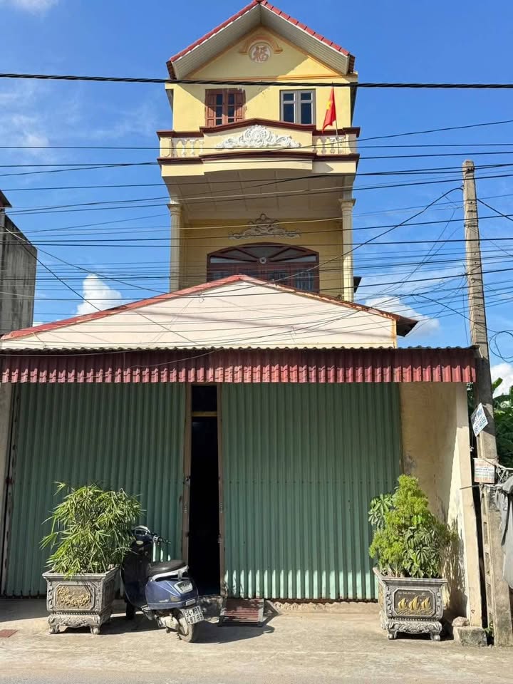 Nhà phố Cộng Hòa, Nam Sách 200m² giá 4.2 tỷ - Kinh doanh thuận lợi!