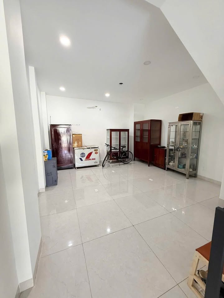 Cho thuê mặt bằng kinh doanh tại Nha Trang 85m² giá 15 triệu - Vị trí đắc địa gần vòng xoay