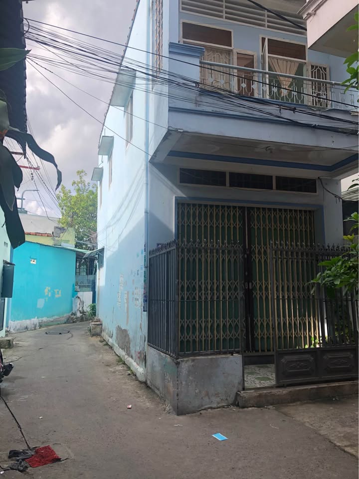 Nhà phố 2 tầng đường Phạm Ngũ Lão, 50m² giá 2 tỷ - Thiết kế hiện đại, gần biển!