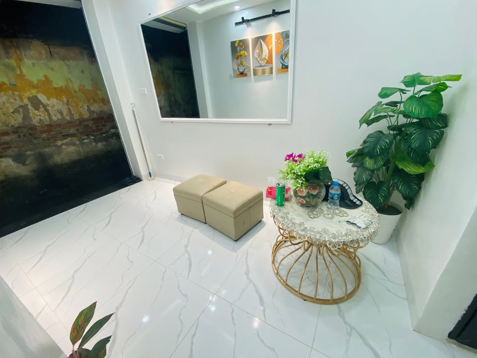 Nhà nguyên căn Khương Thượng - Đống Đa 5 tầng giá 9,8 triệu - Tìm kiếm gia đình ưu tiên