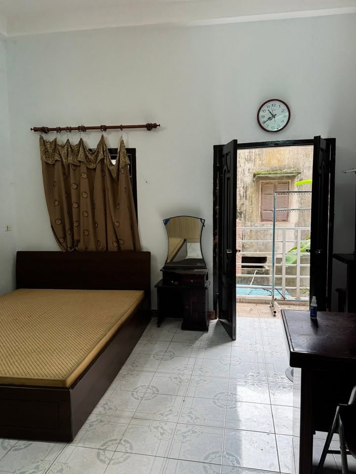 Cho thuê nhà riêng 2 tầng Khương Trung 80m² giá chỉ 7 triệu - An ninh tốt, tiện ích đầy đủ!