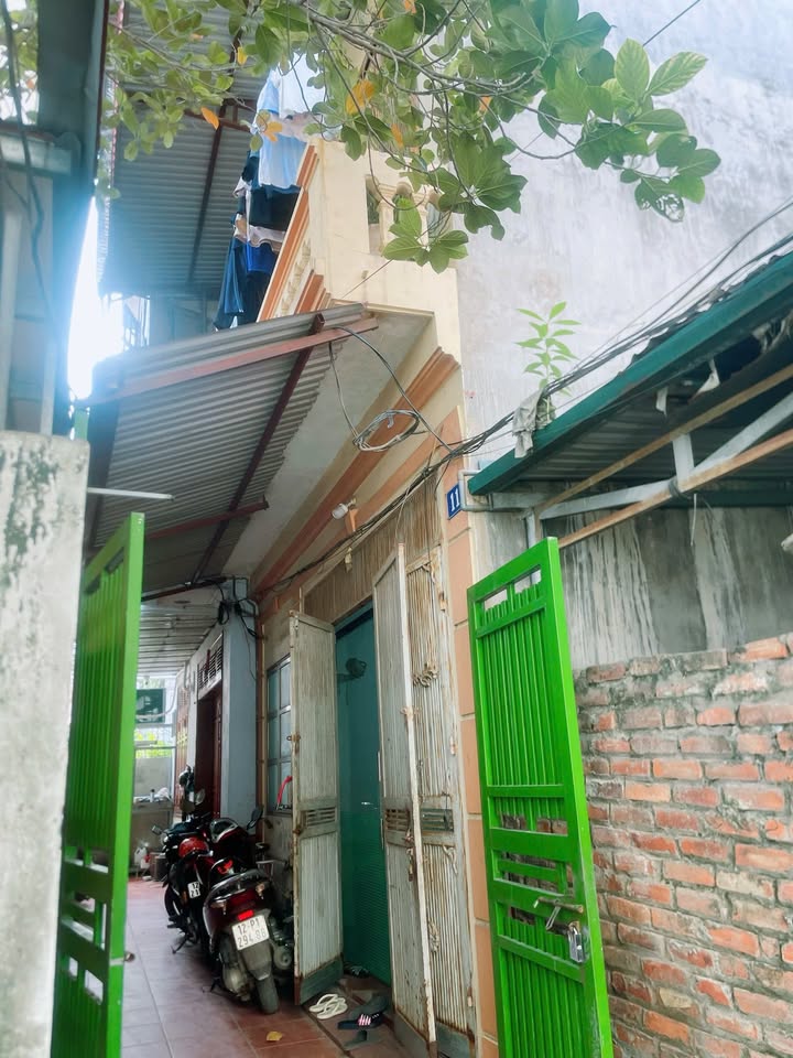 Cho thuê nhà nguyên căn 2 tầng tại Phú Diễn 50m² - Full nội thất, giá chỉ 5 triệu!