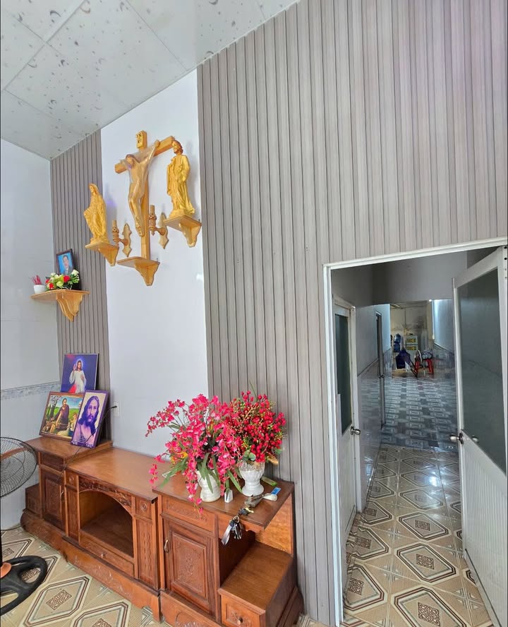 Nhà phố Hố Nai, Biên Hòa 84m² giá 2.5 tỷ - Sổ đỏ đầy đủ, nở hậu 4.7m!