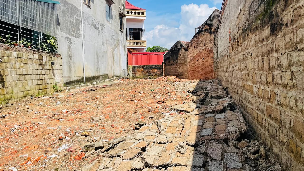 Bán gấp lô đất ngõ 715 - Đường Bà Triệu 77m² giá 1.5 tỷ - Đầu tư sinh lời tốt!