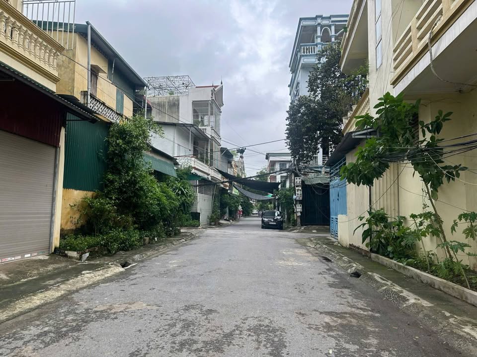 Nhà 2,5 tầng Đông Thọ 80m² giá 3,95 tỷ - Vị trí vàng, tiện ích đầy đủ!