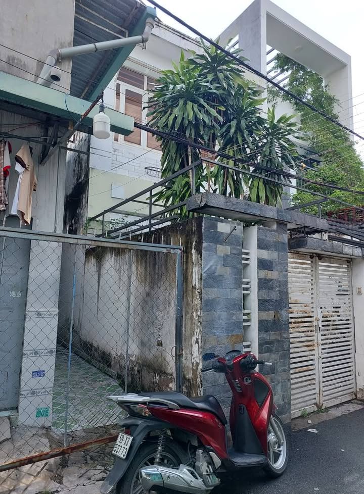 Bán đất 100m² hẻm ô tô Linh Xuân, Thủ Đức - Chỉ 6 tỷ, tặng dãy trọ thu nhập cao!