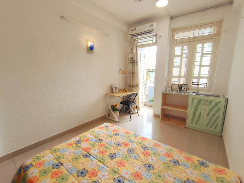 Căn hộ cho thuê tại 33 Nguyễn Đình Chính, Phú Nhuận 25m² giá 5.8 triệu - Full nội thất, nhận khách ngay!