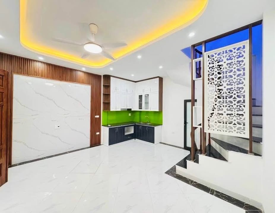 Nhà phố Lạc Long Quân, Thụy Khuê 46m² giá 8 tỷ - Thiết kế 5 tầng hiện đại!