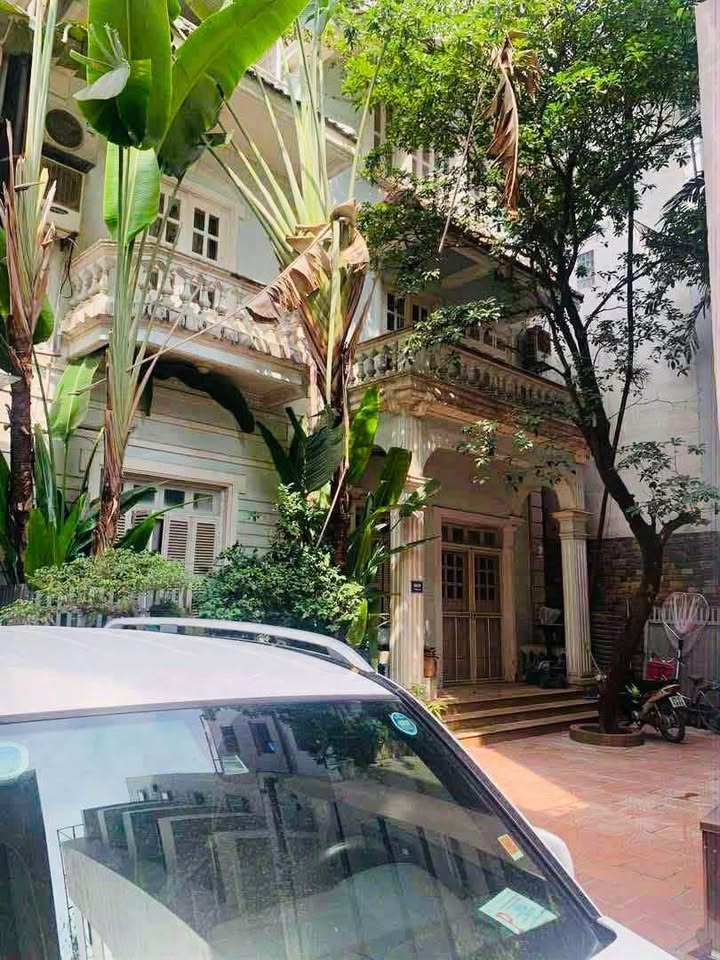 Biệt thự mặt phố Âu Cơ, Tây Hồ 290m² giá 81.2 tỷ - Đầu tư sinh lời hấp dẫn!