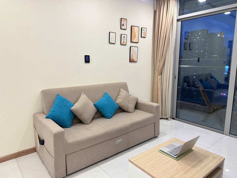 Căn hộ Vinhomes Central Park Bình Thạnh 80m² giá 19 triệu - Tầng cao view sông thoáng mát!