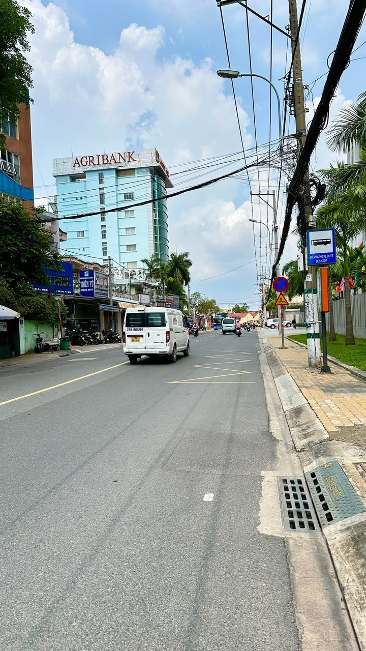 Bán nhà mặt tiền Lý Thường Kiệt, Hóc Môn, 164m² giá 9.6 tỷ - Cơ hội đầu tư tuyệt vời!