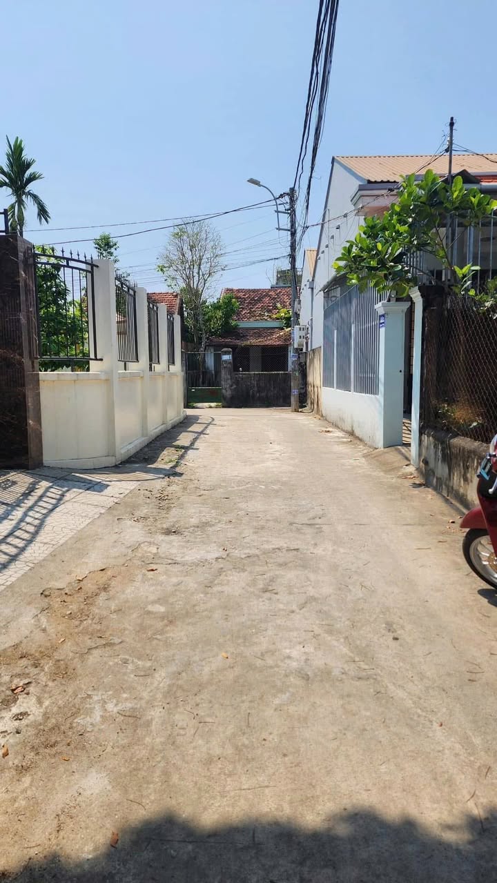 Nhà cho thuê hẻm Nguyễn Thụy, Quảng Ngãi 2PN - Giá chỉ 3.5 triệu/tháng!