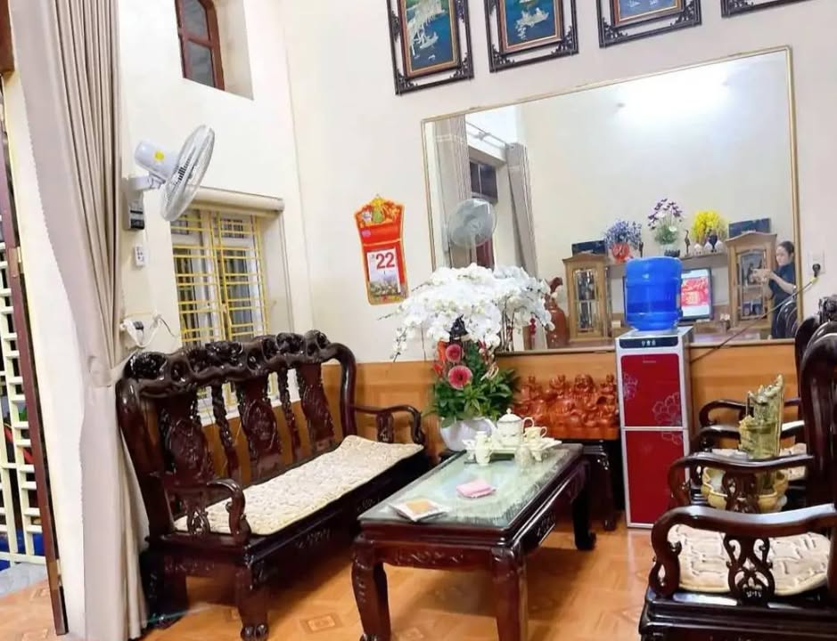 Nhà sân vườn rộng tại Cẩm Đông 157m² giá 1.5 tỷ - Không thể bỏ lỡ!