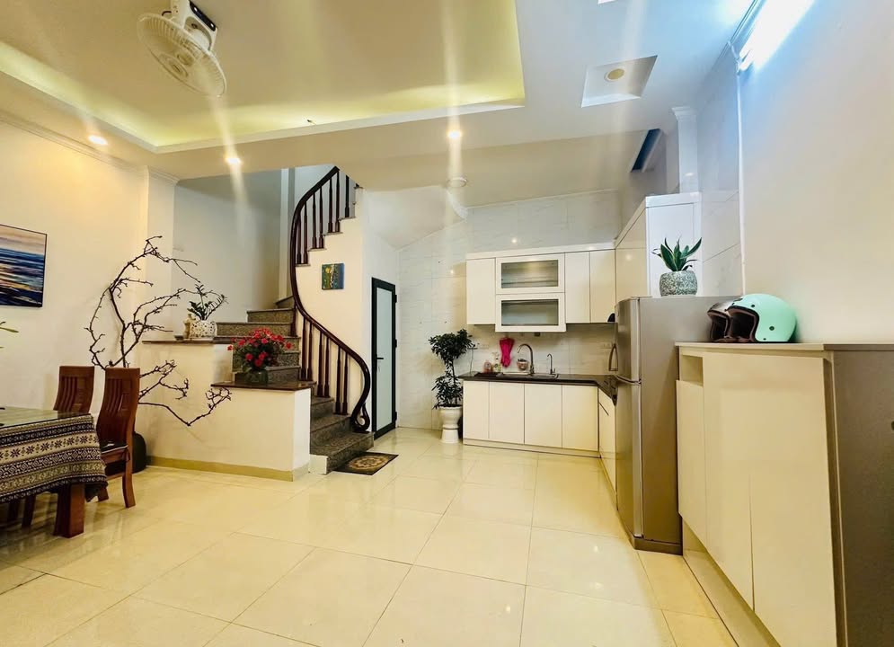 Nhà phố Xuân Đỉnh 30m² giá 7 tỷ - Sẵn đẹp vào ở ngay!