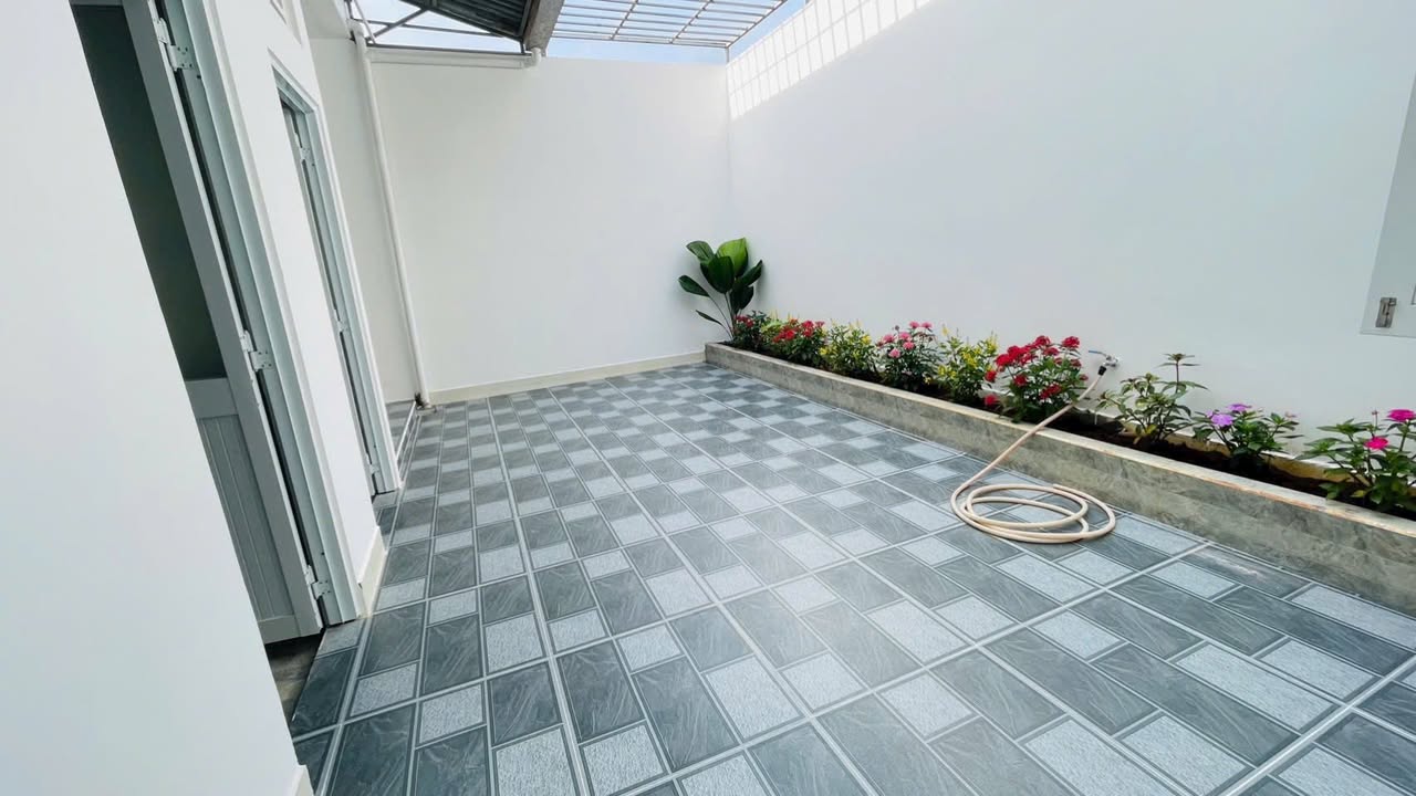 Nhà phố Buôn Ma Thuột 135m² giá 3.85 tỷ - Full nội thất, sẵn sàng ở ngay!