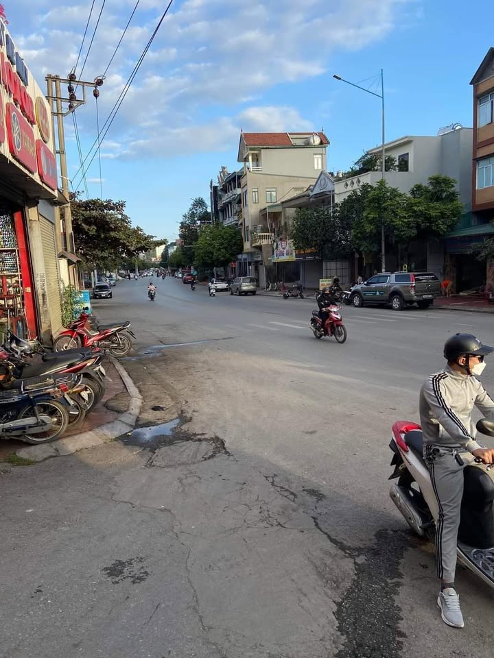 Đất nền Hạ Long 100m² giá 4.5 tỷ - Mặt tiền đường chính, kinh doanh ổn định!
