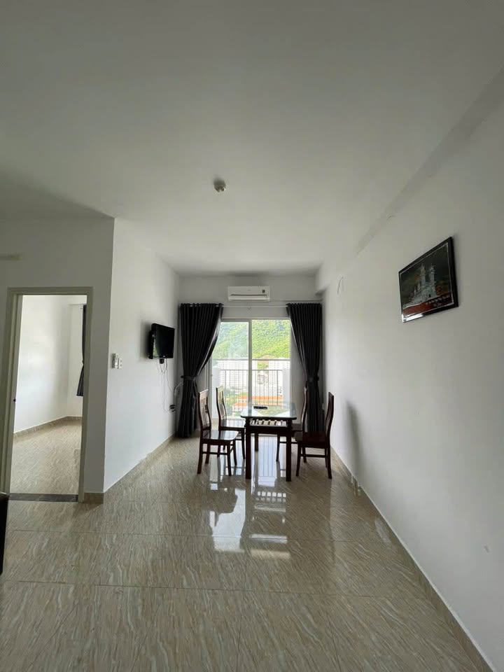 Chung cư Hoàng Quân Nha Trang 2PN giá 5.5 triệu - View núi Cô Tiên tuyệt đẹp!