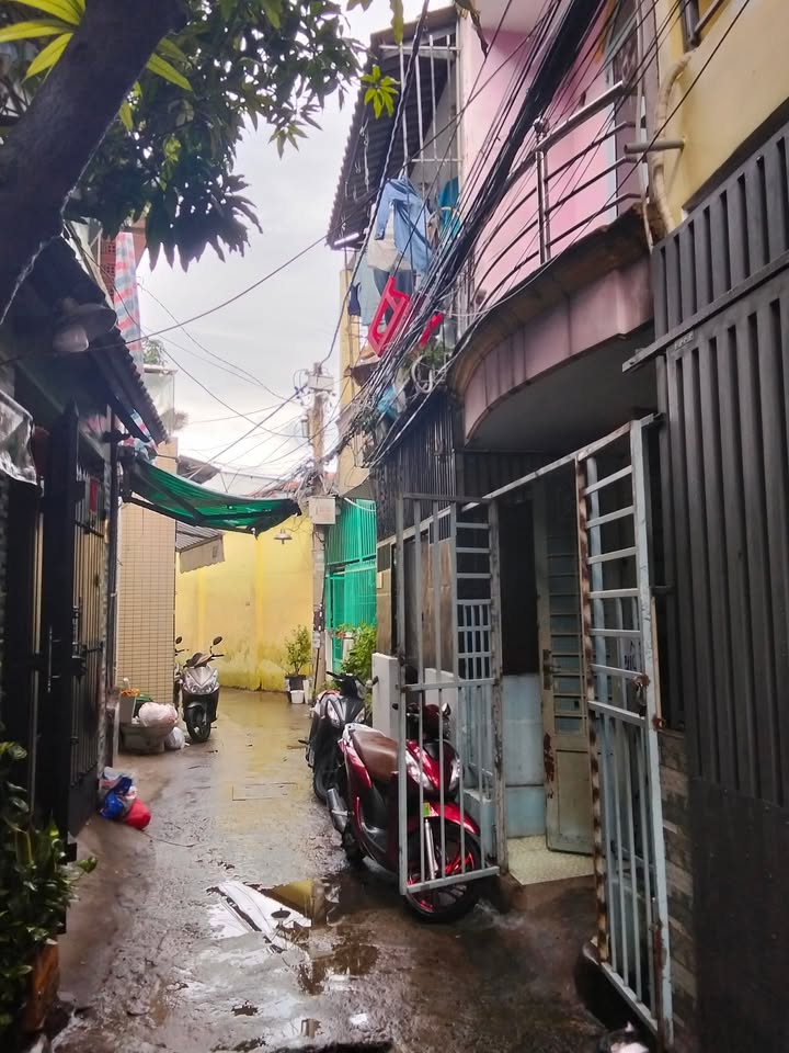 Front House cho thuê Đường Cao Lỗ, Quận 8, 18m² - Vị trí kinh doanh tiềm năng!