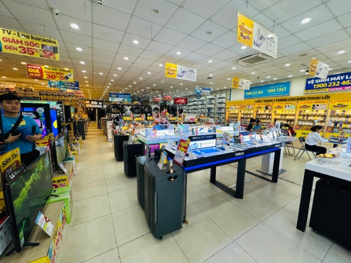 Cho thuê nguyên căn mặt tiền đường Nguyễn Gia Trí, quận Bình Thạnh, 200m² chỉ 110 triệu/tháng - Vị trí đắc địa cho kinh doanh!