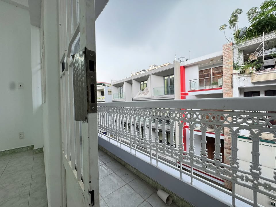 Shophouse cho thuê đường Hoa Lan, Phú Nhuận 28m² - Khu vực sầm uất, phù hợp nhiều loại hình kinh doanh!