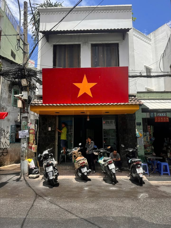 Cho thuê FrontHouse đường Nguyễn Thị Minh Khai, Quận 3 - Kinh doanh tự do chỉ 25 triệu!