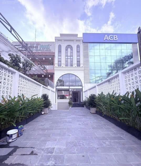 Cho thuê FrontHouse mặt tiền Trần Não 108m² giá 200 triệu - Kinh doanh đa ngành nghề!