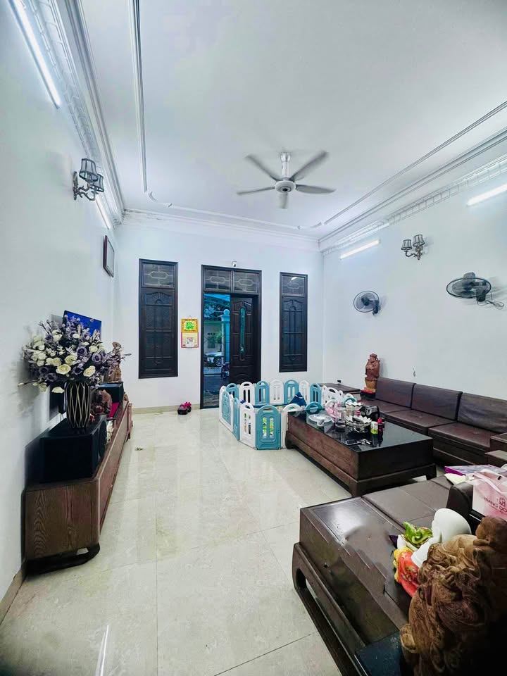 Nhà 3 tầng tại Trường Thi, Thanh Hóa - Diện tích 125m², giá 5 tỷ, vị trí đắc địa!