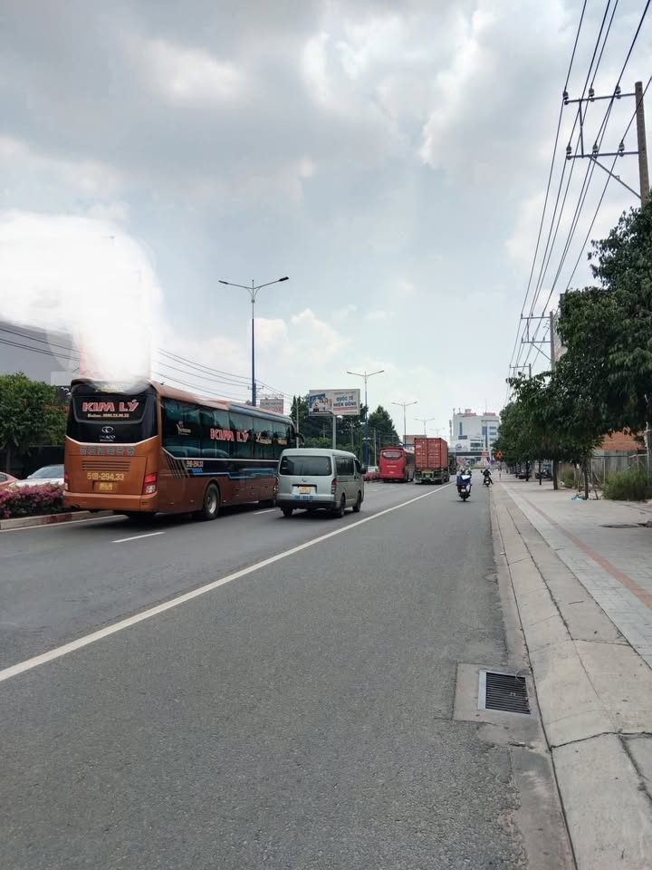 Nhà mặt tiền đường Đại lộ Bình Dương, Thủ Dầu Một 240m² giá 25 triệu - Kinh doanh đắc địa!