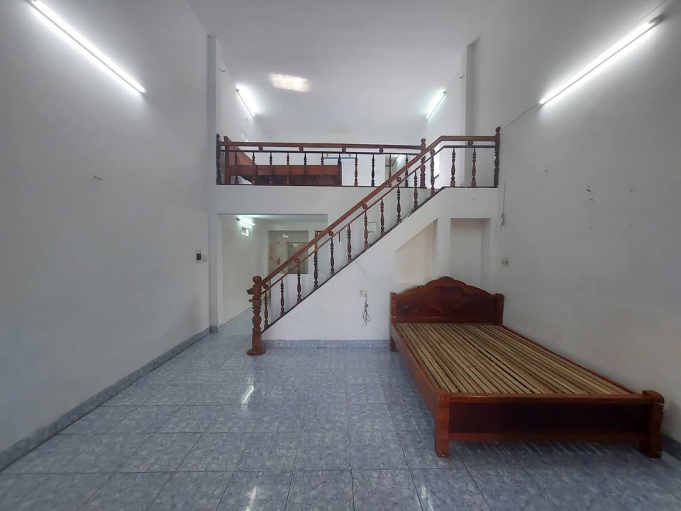 Nhà nguyên căn mặt tiền đường Đồng Khởi, Tân Lợi, Buôn Ma Thuột 220m² giá 9 triệu - Đầu tư sinh lời ngay!