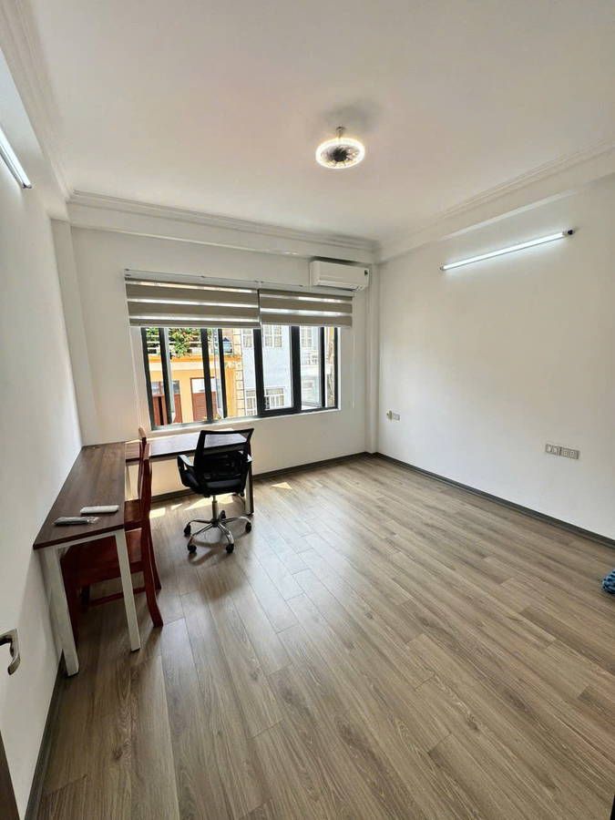 Nhà 5 tầng thang máy Ngô Gia Tự 66m² giá 9.8 tỷ - Ô tô đỗ cửa, tiện ích đầy đủ!