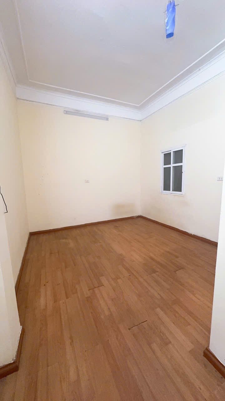 Nhà 5 tầng Ô Chợ Dừa 28m² giá 5.2 tỷ - Gần phố Xã Đàn, giao thông thuận tiện!