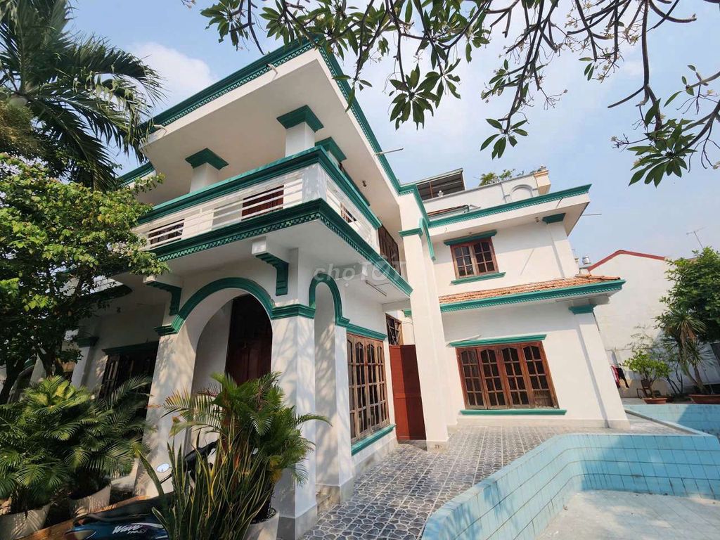 Biệt thự gia đình quận 12, 1090m² giá 84 tỷ - Chính chủ, khu vực sầm uất!