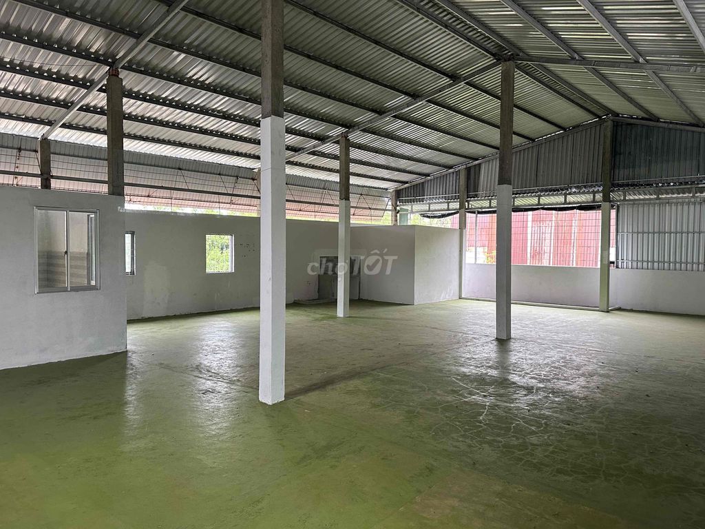 Mặt bằng cho thuê tại ĐT. 869, 200m² chỉ 6 triệu - Giá rẻ bất ngờ!